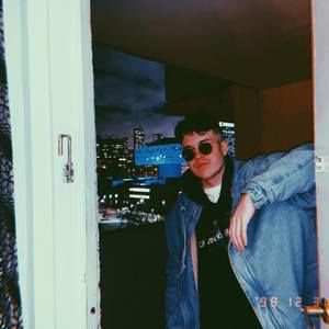 Meet your Posher, Cameron